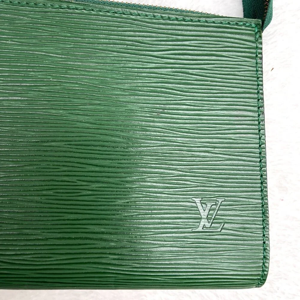 Louis Vuitton Green Epi Vintage Leather Pochette Clutch Shoulder Bag - Picture 6 of 16